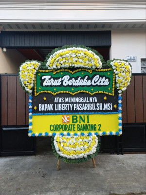 Papan Bunga Duka di Pulau Laut Timur