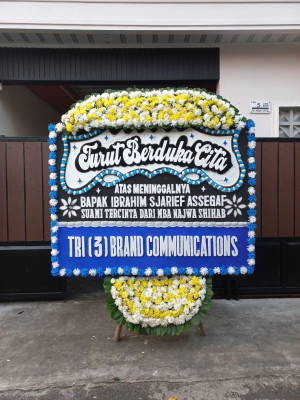 Papan Bunga Duka di Pulau Laut Timur